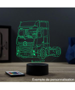 Lampe illusion 3D en verre acrylique gravée au laser représentant une voiture Mercedes Actros.