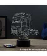 Lampe illusion 3D en verre acrylique gravée au laser représentant une voiture Renault Magnum.