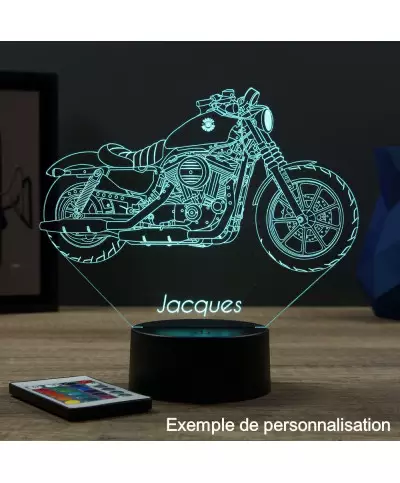 Lampe illusion 3D en verre acrylique gravée au laser représentant une moto Harley-Davidson Sportster 883 Iron.