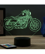 Lampe illusion 3D en verre acrylique gravée au laser représentant une moto Harley-Davidson Sportster 883 Iron.