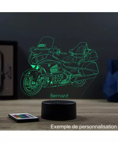 Lampe illusion 3D en verre acrylique gravée au laser représentant une moto Honda Goldwing 1800.