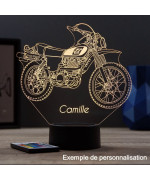 Lampe illusion 3D en verre acrylique gravée au laser représentant une moto Yamaha XT500.