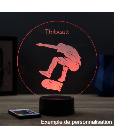 Lampe illusion 3D en verre acrylique gravée au laser représentant un rider en train de faire du skateboard.