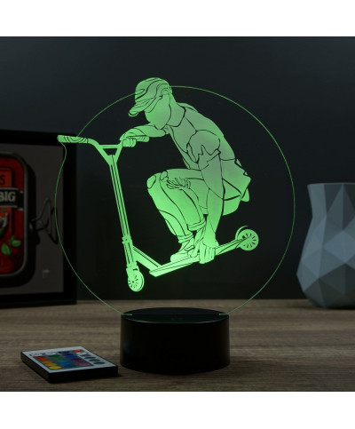 Lampe illusion 3D en verre acrylique gravée au laser représentant un rider et sa trottinette.