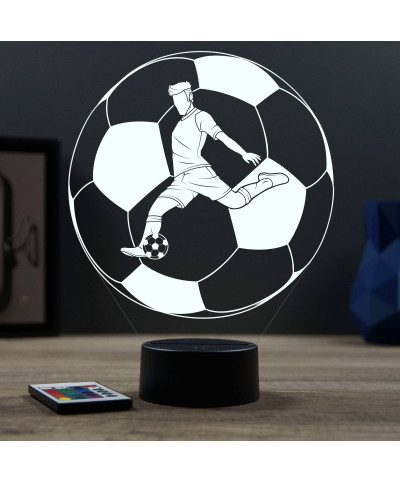 Lampe illusion 3D en verre acrylique gravée au laser représentant un joueur de foot à l'intérieur d'un ballon.