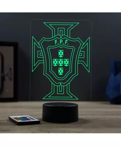 Lampe illusion 3D en verre acrylique gravée au laser représentant l'équipe du Portugal.