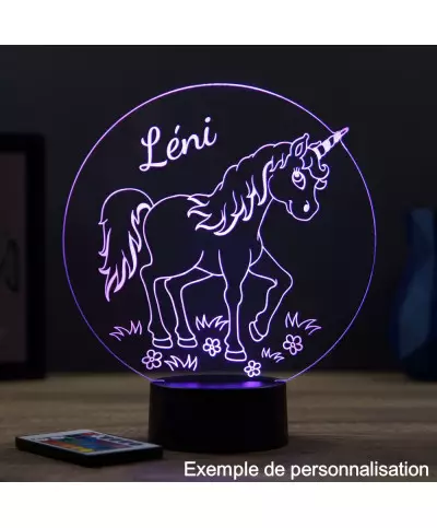 Lampe illusion 3D en verre acrylique gravée au laser représentant une licorne entourée de fleurs.