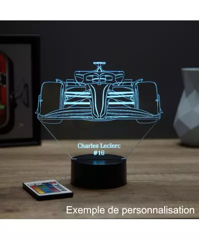 Lampe illusion 3D en verre acrylique gravée au laser représentant une formule vue de face.