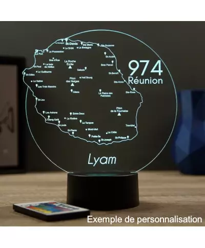 Lampe illusion 3D en verre acrylique gravée au laser représentant une carte de la Réunion.