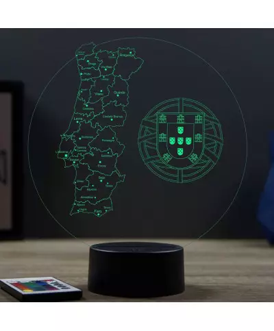 Lampe illusion 3D en verre acrylique gravée au laser représentant une carte de du Portugal.