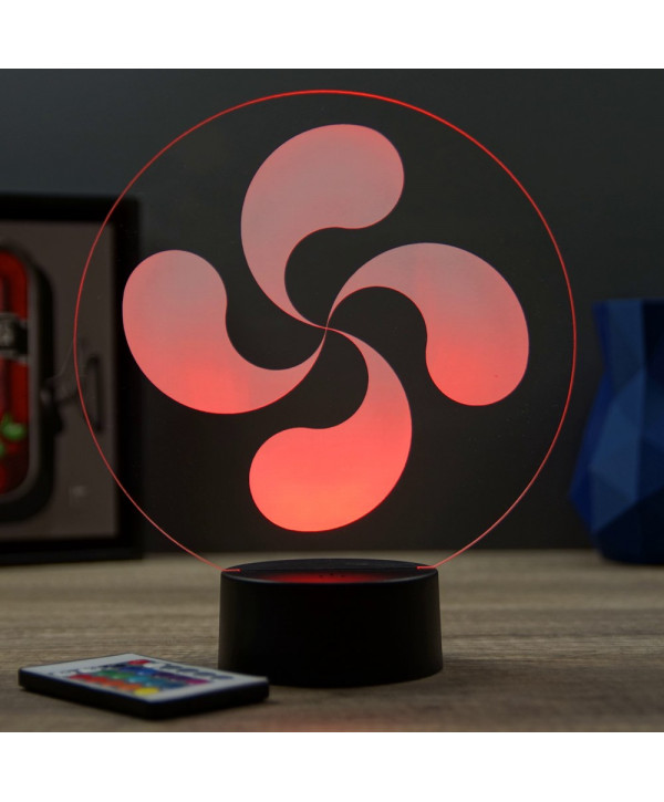 Lampe illusion 3D en verre acrylique gravée au laser représentant une croix basque.