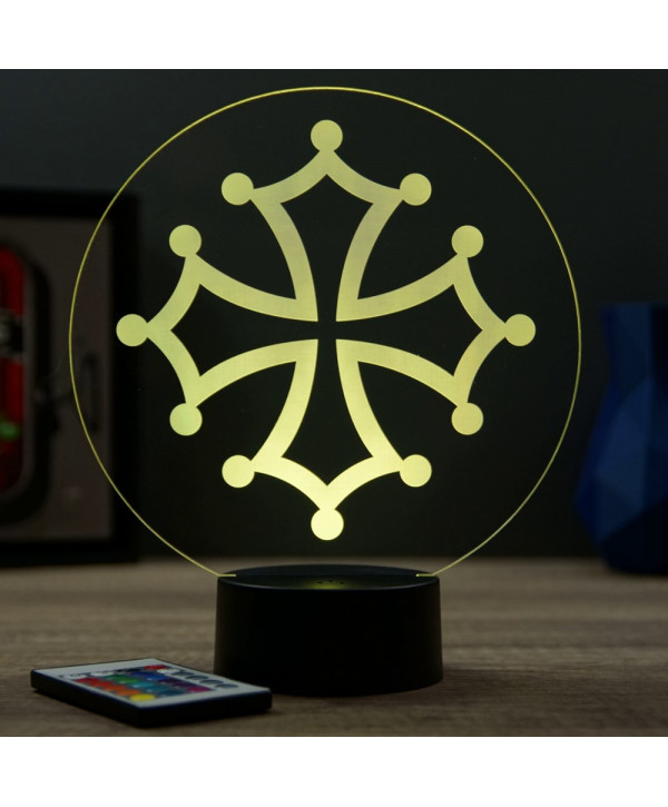Lampe illusion 3D en verre acrylique gravée au laser représentant une croix occitane.