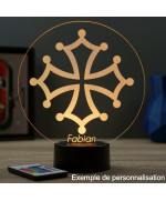 Lampe illusion 3D en verre acrylique gravée au laser représentant une croix occitane.