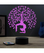 Lampe illusion 3D en verre acrylique gravée au laser représentant une femme faisant du yoga sous un arbre de vie.