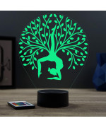 Lampe illusion 3D en verre acrylique gravée au laser représentant une femme faisant du yoga sous un arbre de vie.