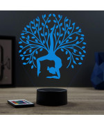 Lampe illusion 3D en verre acrylique gravée au laser représentant une femme faisant du yoga sous un arbre de vie.