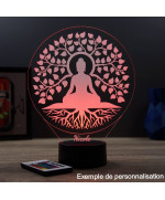 Lampe illusion 3D en verre acrylique gravée au laser représentant un Bouddha sous un arbre de vie.