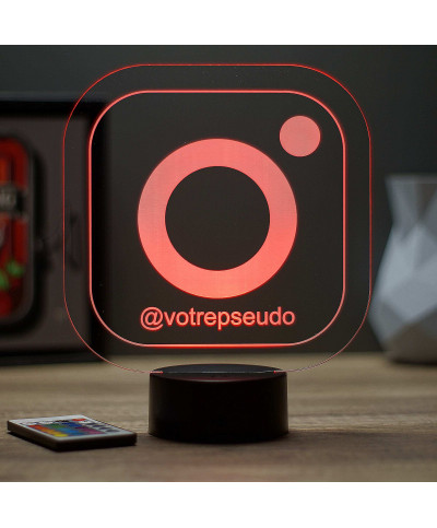Lampe illusion 3D en verre acrylique gravée au laser représentant le logo instagram.