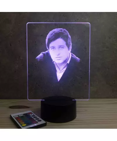 Lampe illusion 3D représentant un portrait de Richard Anthony.