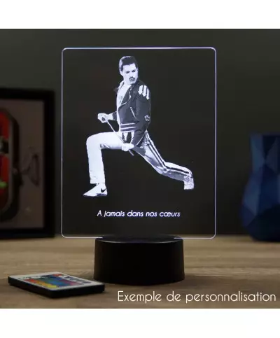 Lampe illusion 3D représentant un portrait de Freddie Mercury.