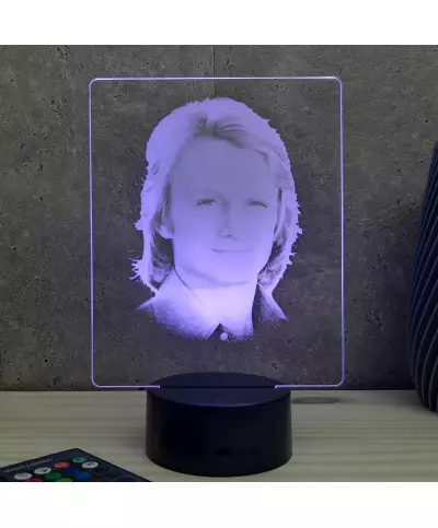 Lampe illusion 3D représentant un portrait de Claude Francois.