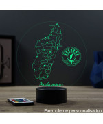 Lampe illusion 3D en verre acrylique gravée au laser représentant une carte de Madagascar.