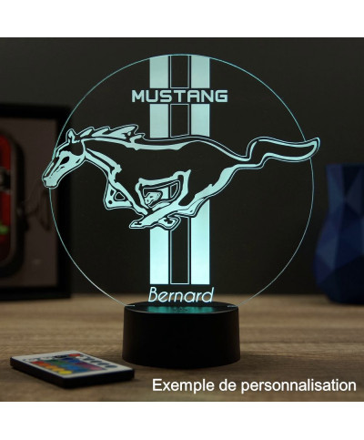 Lampe illusion 3D en verre acrylique gravée au laser représentant une interprétation du logo Mustang.