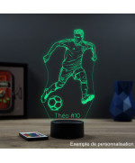 Lampe illusion 3D en verre acrylique gravée au laser représentant un footballeur.