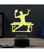 Lampe illusion 3D en verre acrylique gravée au laser représentant un pongiste.