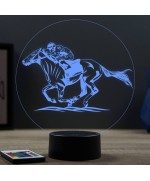 Lampe illusion 3D en verre acrylique gravée au laser représentant un cheval de course avec son jockey.