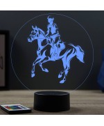 Lampe illusion 3D en verre acrylique gravée au laser représentant un cheval de concours complet.
