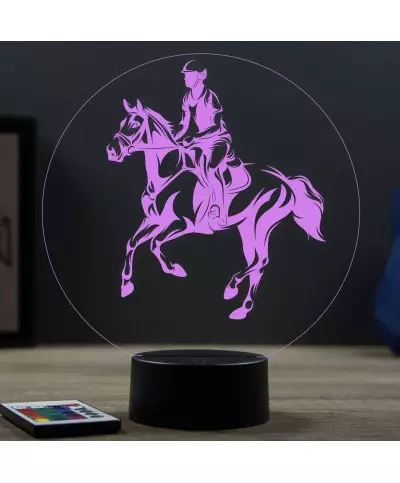 Lampe illusion 3D en verre acrylique gravée au laser représentant un cheval de concours complet.
