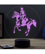Lampe illusion 3D en verre acrylique gravée au laser représentant un cheval de concours complet.