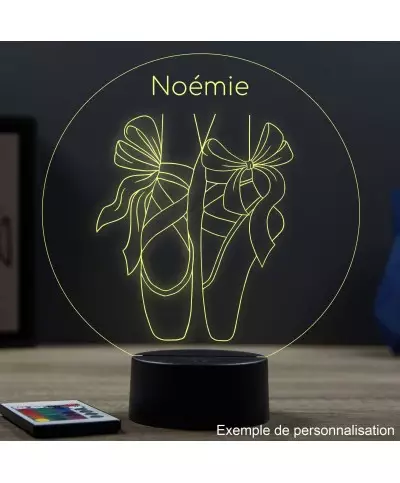 Lampe illusion 3D en verre acrylique gravée au laser représentant une paire de chaussons pointe de danse.