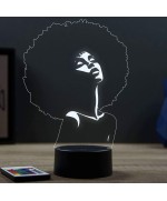 Lampe illusion 3D en verre acrylique gravée au laser représentant une femme avec une coupe afro.
