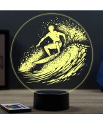 Lampe illusion 3D en verre acrylique gravée au laser représentant un surfeur.