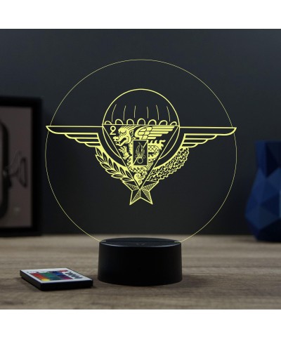 Lampe illusion 3D en verre acrylique gravée au laser représentant le brevet du  2ème régiment étranger de parachutistes.