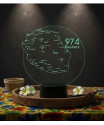 Lampe illusion 3D en verre acrylique gravée au laser représentant une carte de la Réunion.
