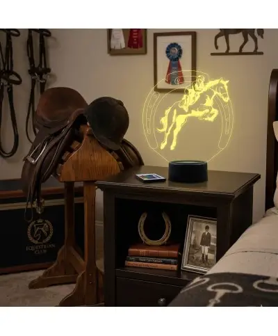Lampe illusion 3D en verre acrylique gravée au laser représentant un cavalier sur son cheval qui saute.