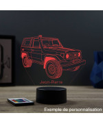 Lampe illusion 3D en verre acrylique gravée au laser représentant une voiture tout terrain Toyota Land Cruiser FJ73.